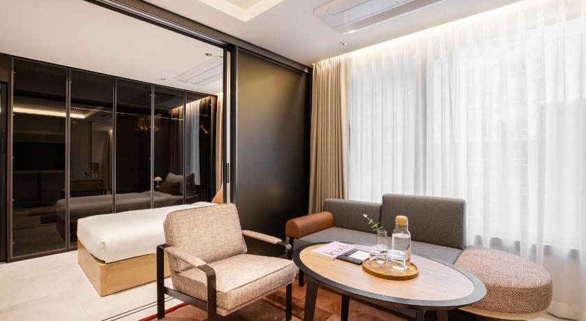 Seoul AC PALACE HOTEL & RESIDENCE SEOUL GANGNAM 4-Star Guesthouse exterior