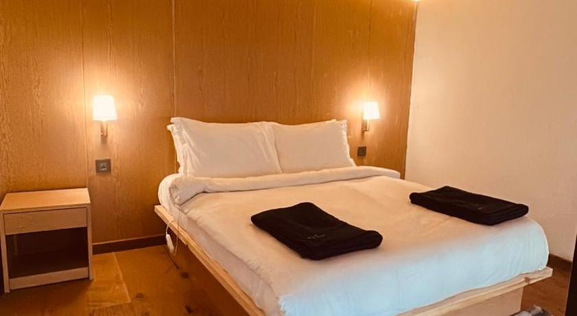 Image of Deluxe Suite 1