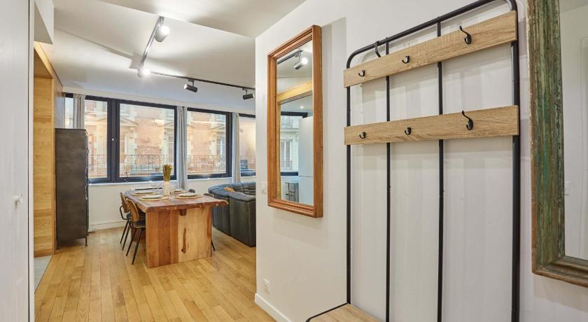 Spacious Apartement center of Paris Montmartre - image 4