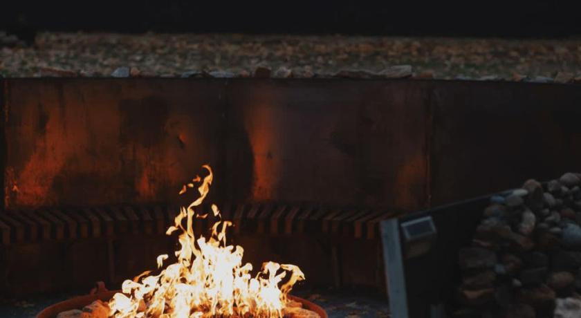흄 Cosy yurt at a nature retreat in Dunlap CA 2성급 숙소 스위트룸