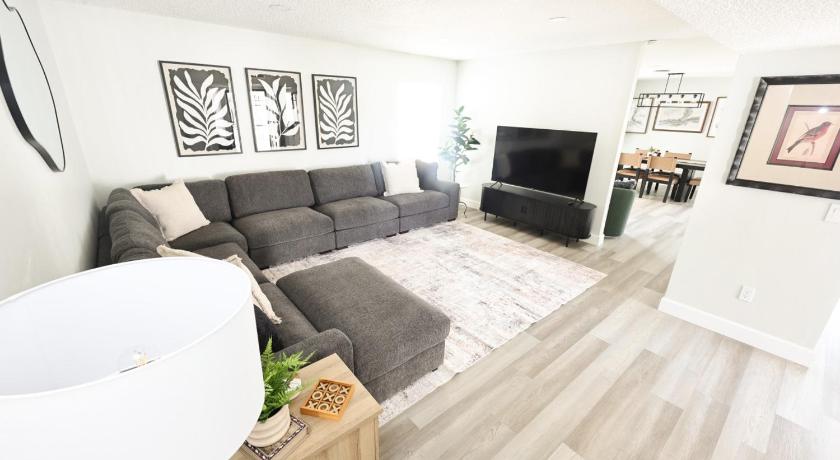 ベーカースフィールド Family Friendly Southwest Bakersfield Retreat with Jacuzzi and Fenced Yard 4つ星 宿泊施設 客室