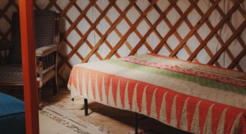 흄 Cosy yurt at a nature retreat in CA 2성급 숙소 전망