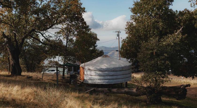 흄 Glamping yurt at Sequoia Highland Camp 2성급 숙소 객실