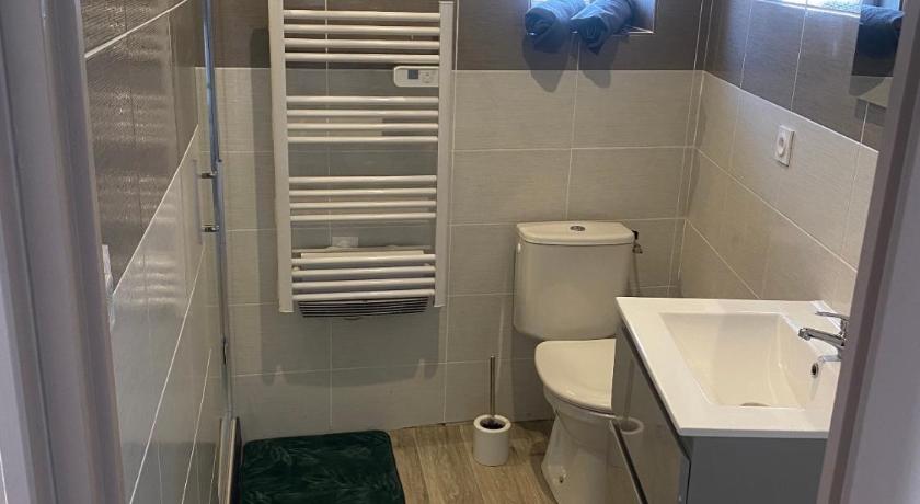 앙드레 부떼옹 Appartement confortable Andrezieux Boutheon 3성급 게스트하우스 외관