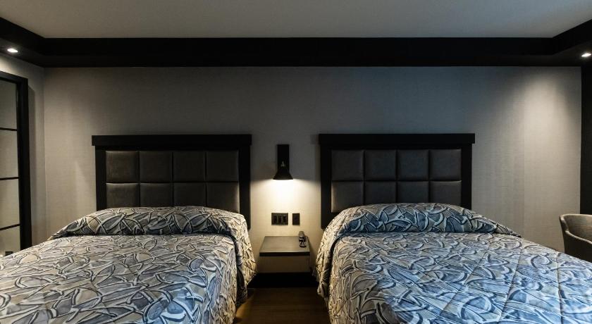Image of Quadruple Room 4