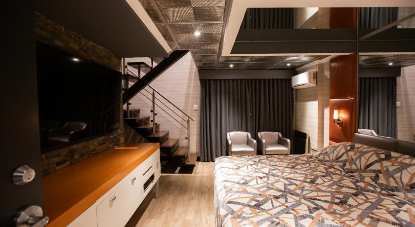 Image of Superior Suite 0