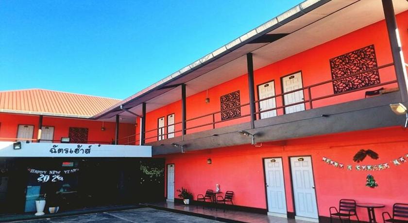 チェンライ Chat House Chiang Rai 4つ星 ゲストハウス プール