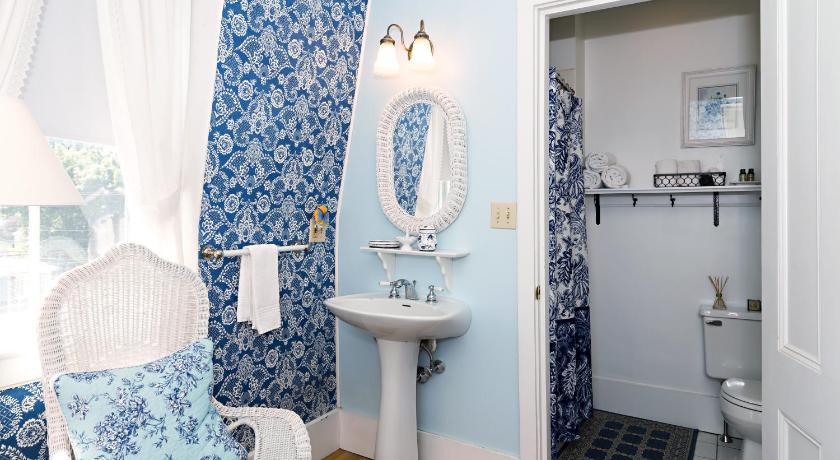 Silver Fountain Inn photo