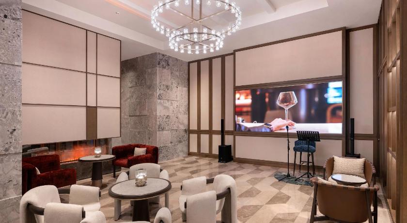 옌타이 / 연대 Manxin Hotel Wuyue Plaza Yantai Railway Station 호텔 수영장