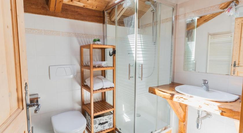 Image of Charming luxury chalet with sauna 39
