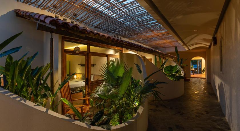 MOONLIGHT HOMESTAY & HOTEL - image 2
