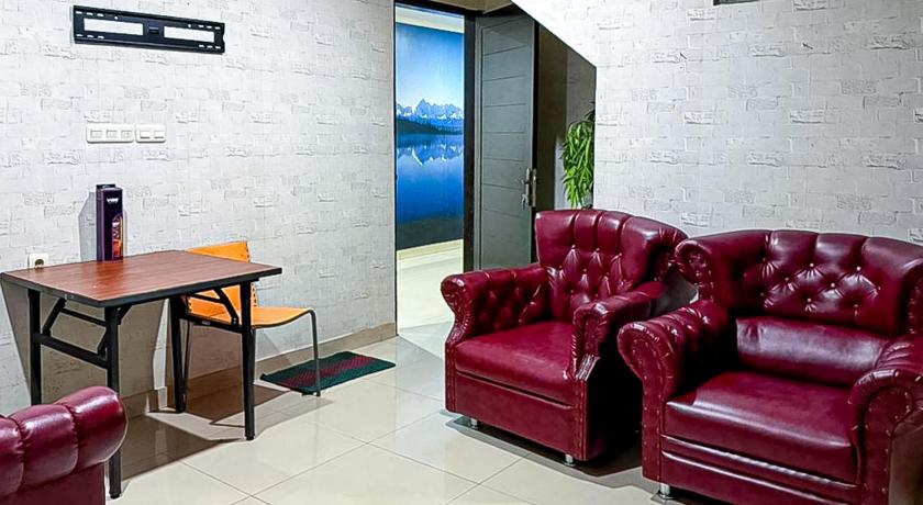 Image of Family Room 6