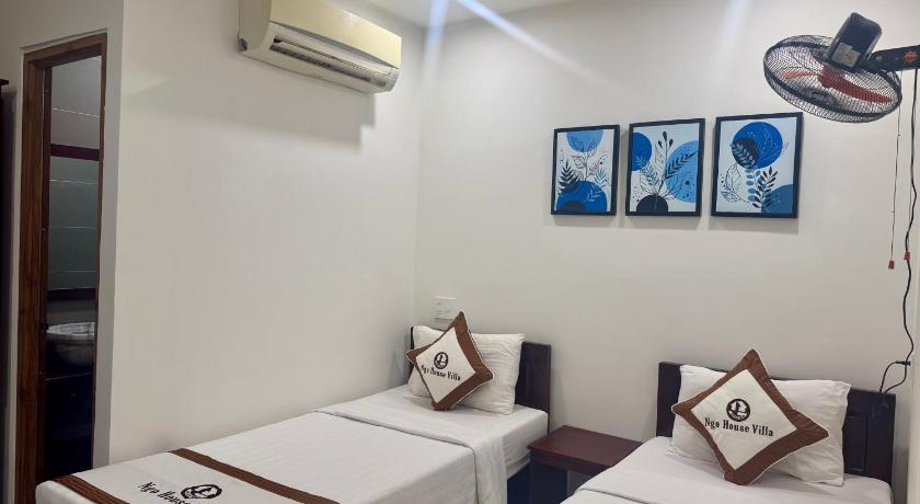 Image of Double or Twin Room with Private Bathroom 9
