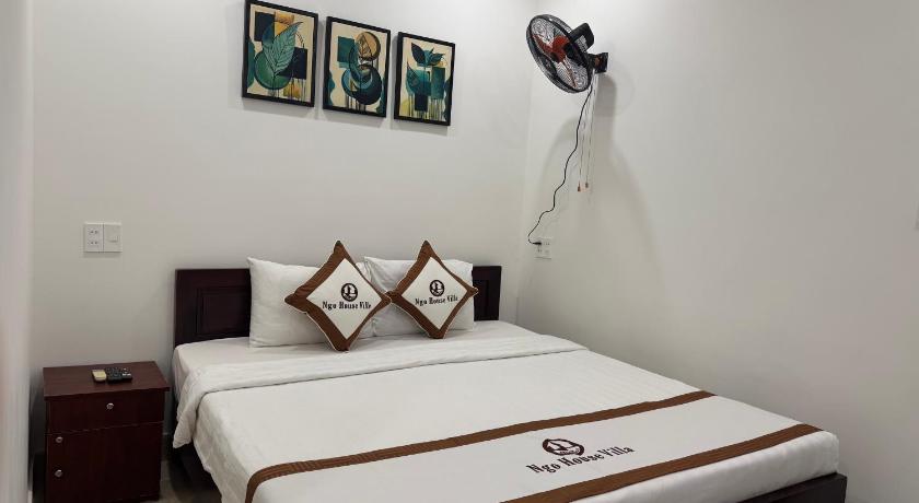 Image of Double or Twin Room with Private Bathroom 3