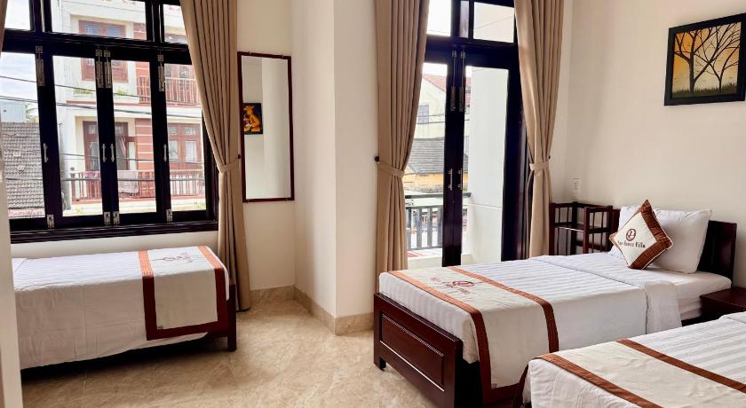 Image of Family Room with Balcony 1