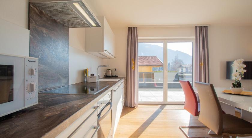 Image of One-Bedroom Apartment with Mountain View and Lake View 1