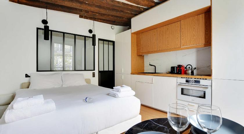 Charming studio A/C - 2P - Le Marais - image 3