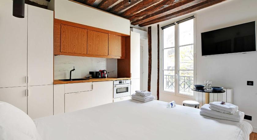Charming studio A/C - 2P - Le Marais - image 5