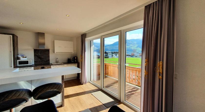 Image of Deluxe Apartment with Lake View 0