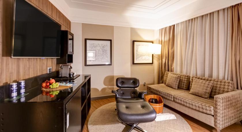 Image of Deluxe Suite 4