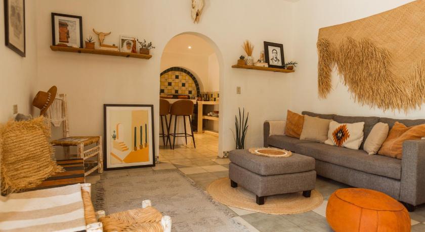 Cien Palmas- Authentic Mexican Casita 1 -Downtown