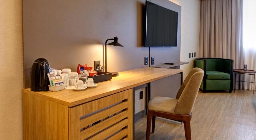 Image of Executive Twin Room 6