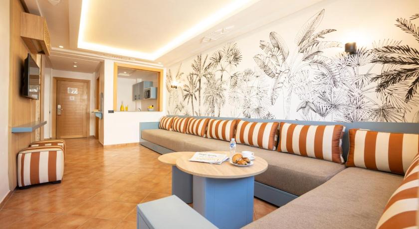 Image of Senior Suite 4