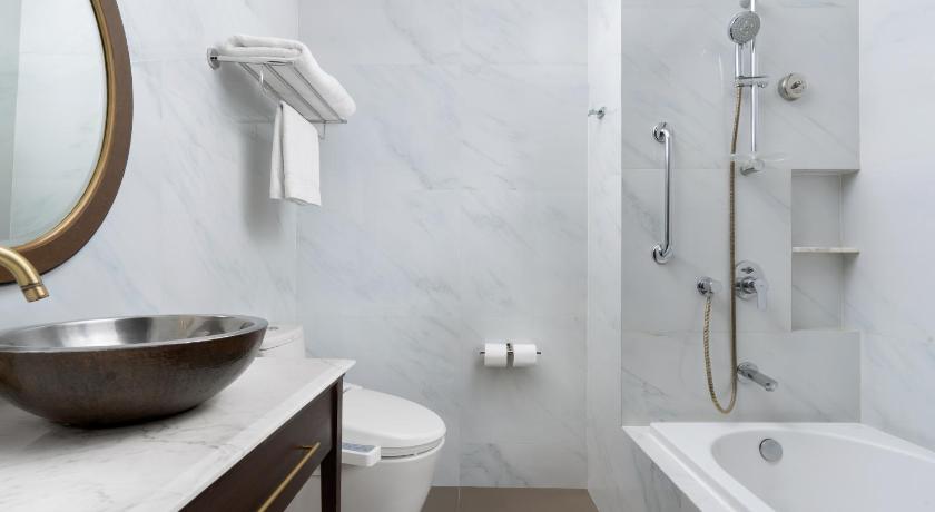 รูปของห้องสวีทแบบหนึ่งห้องนอน (One-Bedroom Suite) 2