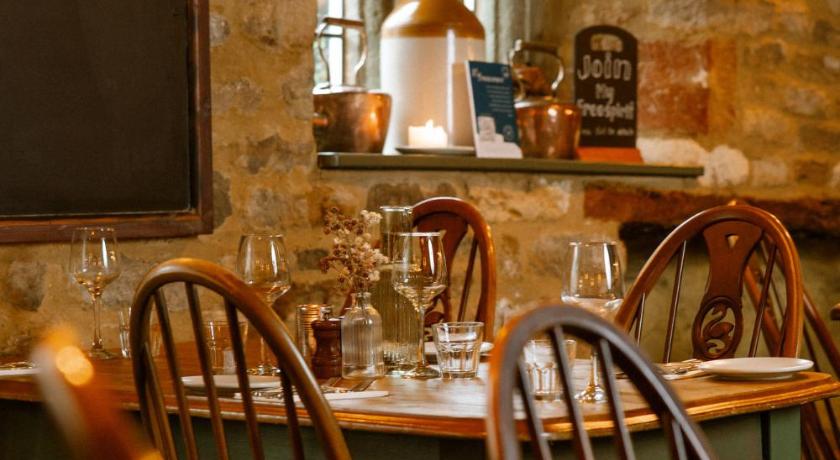 下布雷尔斯 The George Inn 2星级 酒店 餐厅