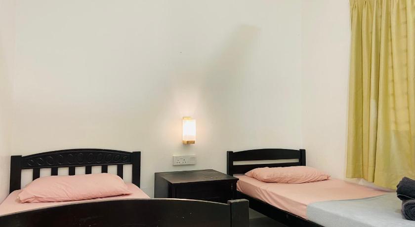 Image of Three-Bedroom House 16