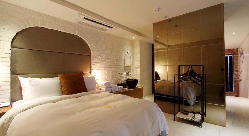 Seoul Hotel Loft 3-Star Hotel suite