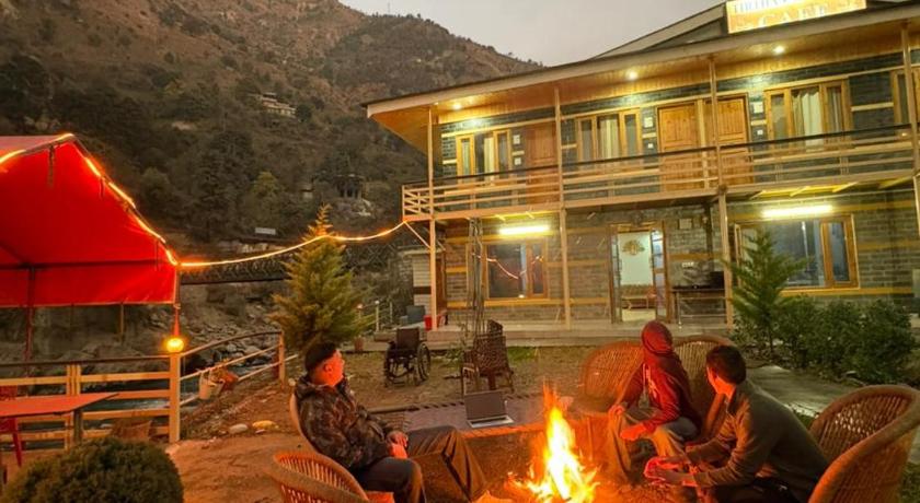Rivertouch Tirthan Cafe and Stay