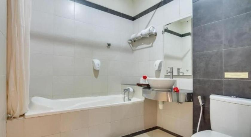 Foto Kamar Deluxe dengan Akses Kolam Renang (Deluxe Pool Access Room) 14