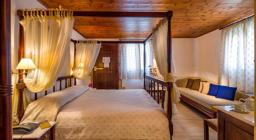 Image of Deluxe Traditional Room 1