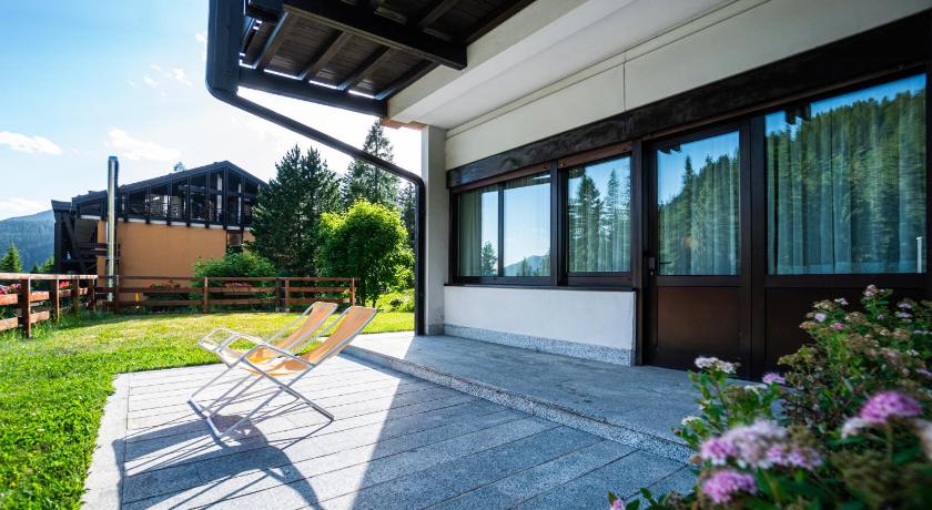 Image of Studio (4 Adults) 8