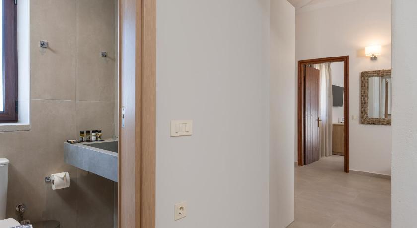 Image of Traditional Suite 2