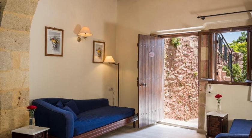 Image of Traditional Suite 13