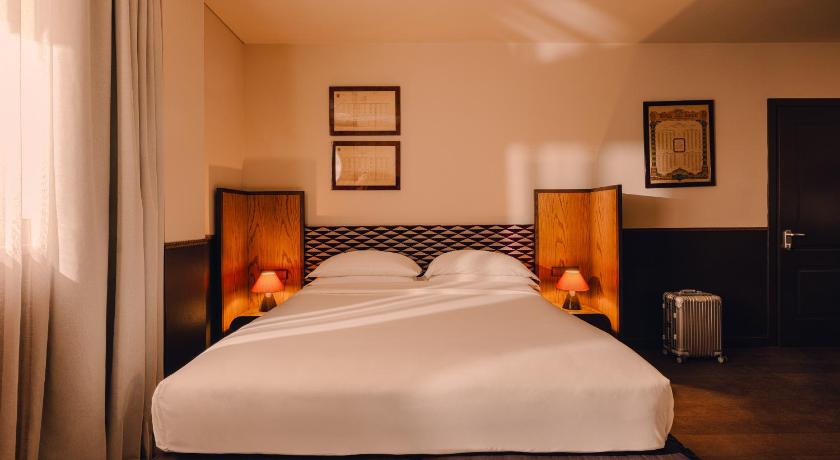 Image of Deluxe Room 6