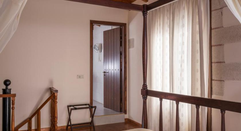 Image of Τraditional Suite Split Level 4