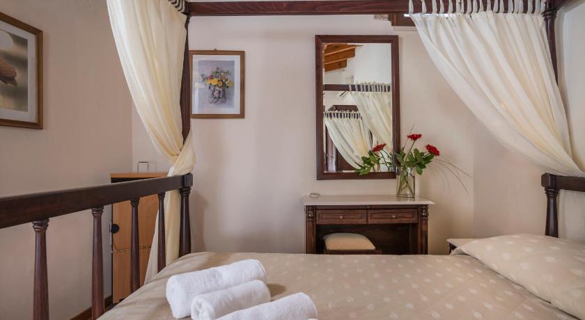 Image of Τraditional Suite Split Level 3