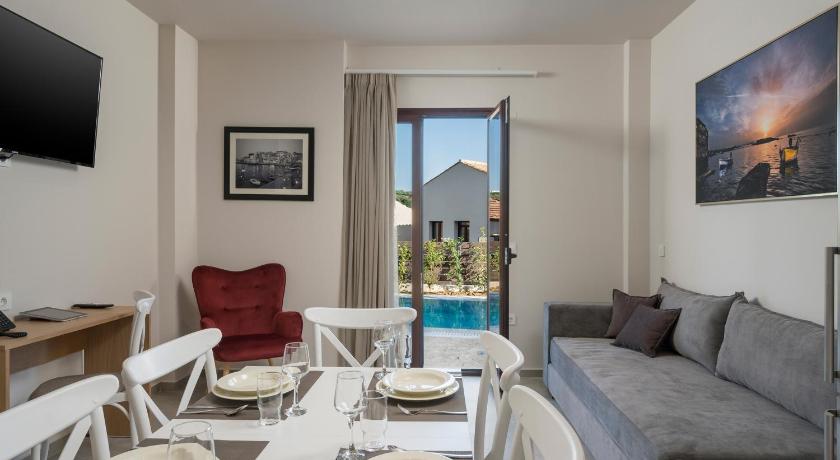 Image of Deluxe Two Bedroom Villa with Sharing Pool 6