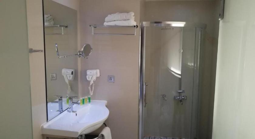 Imagem de Triple Room - Non Smoking 6