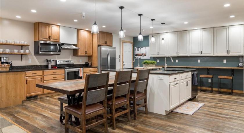 드릭스 (ID) Teton Crest Lodge Sleeps 24 Ideal Reunion Spot 4성급 숙소 객실