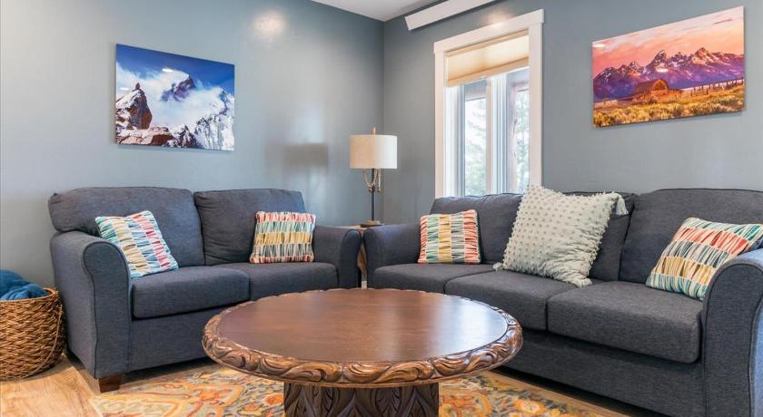 드릭스 (ID) Teton Crest Lodge Sleeps 24 Ideal Reunion Spot 4성급 숙소 수영장