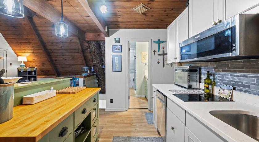 멘톤 (AL) A-Frame with VIEWS - Walk to Downtown and Park - Pets OK 4성급 숙소 부대시설