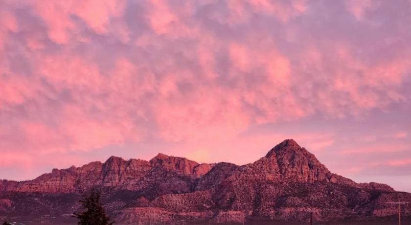 록빌 (UT) Tiny Home Lodge Near Zion and Bryce National Park Breathtaking Views Hot Tub 4성급 숙소 로비