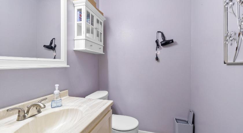 ハンツビル (TX) Cozy Huntsville Condo - 2BR Near SHSU - Pool - WiFi - Free Parking 4つ星 宿泊施設 プール