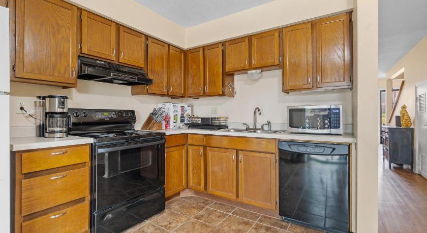 ハンツビル (TX) Cozy Huntsville Condo - 2BR Near SHSU - Pool - WiFi - Free Parking 4つ星 宿泊施設 施設