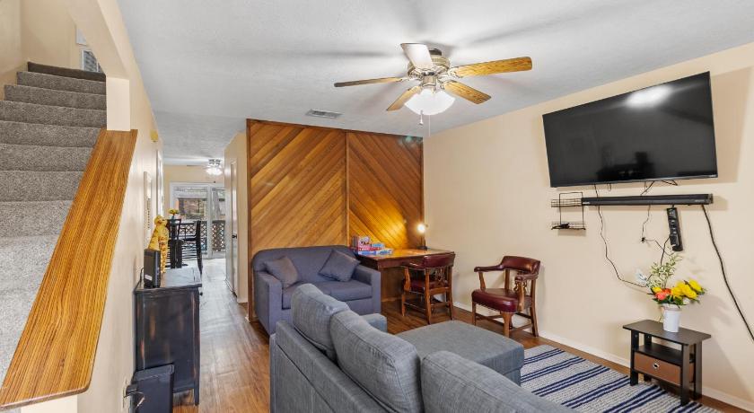 ハンツビル (TX) Cozy Huntsville Condo - 2BR Near SHSU - Pool - WiFi - Free Parking 4つ星 宿泊施設 スイート