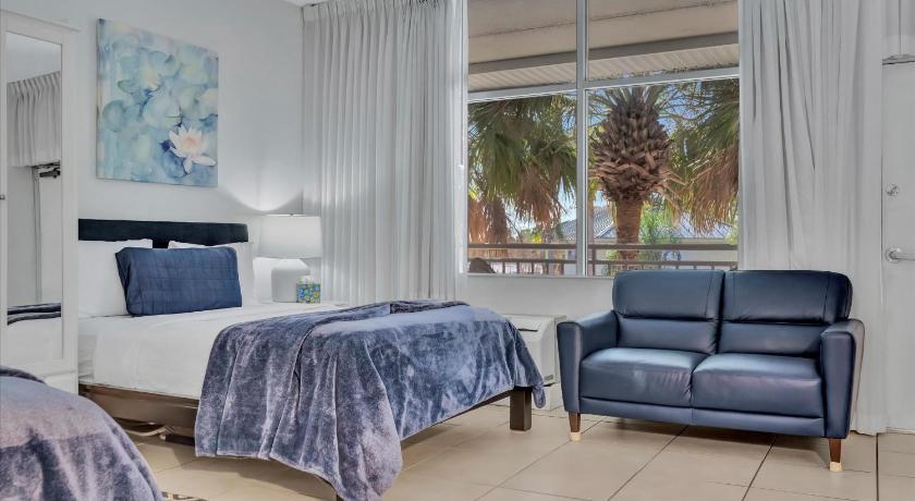 Sunset Suite - Private Balcony Gym & Pool